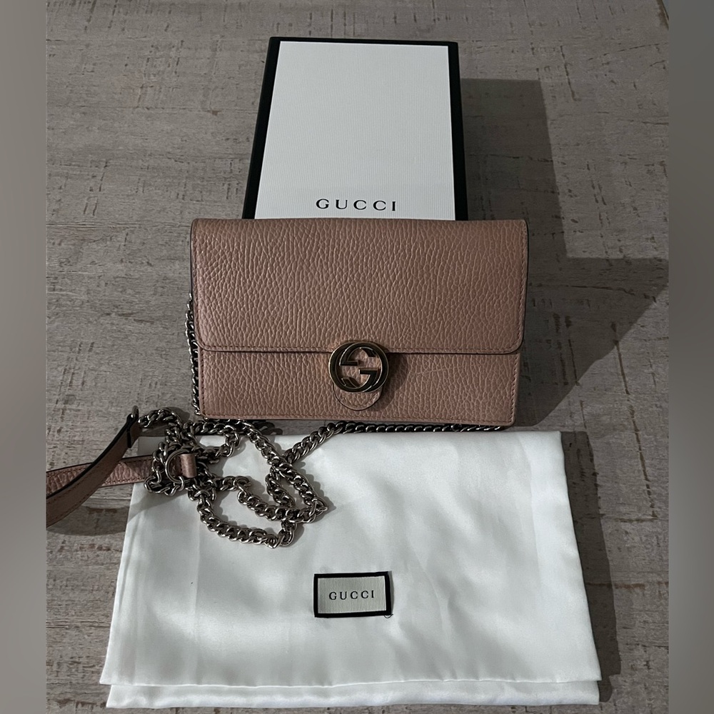 Gucci Wallet On Chain